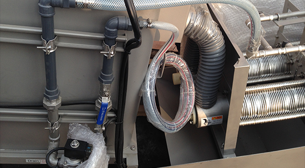 升流式氧污泥反應(yīng)器內(nèi)出現(xiàn)污混的方法-青島樂中環(huán)?？萍加邢薰? /> 
</p>
<p style=